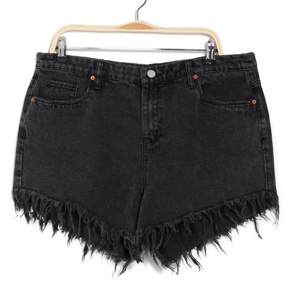 High Rise Fray Hem Cutoff Denim Shorts (Plus Size)